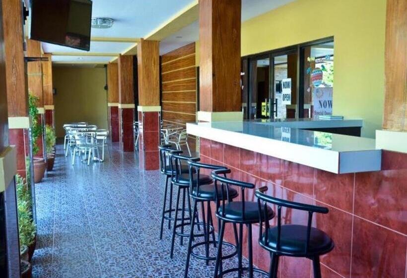 هتل La Galleon Suites