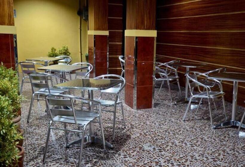 هتل La Galleon Suites