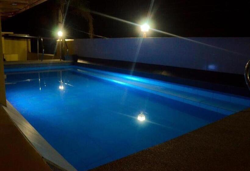 هتل La Galleon Suites