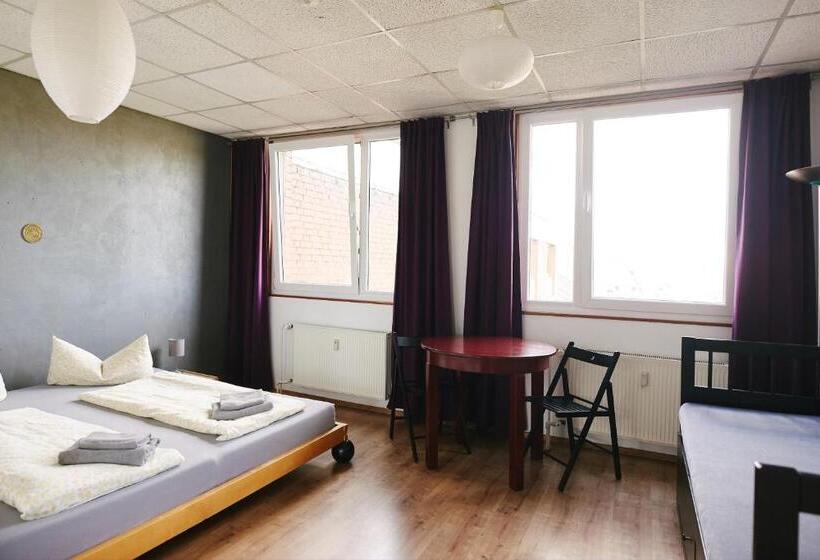 هتل Sleep Station Hostel