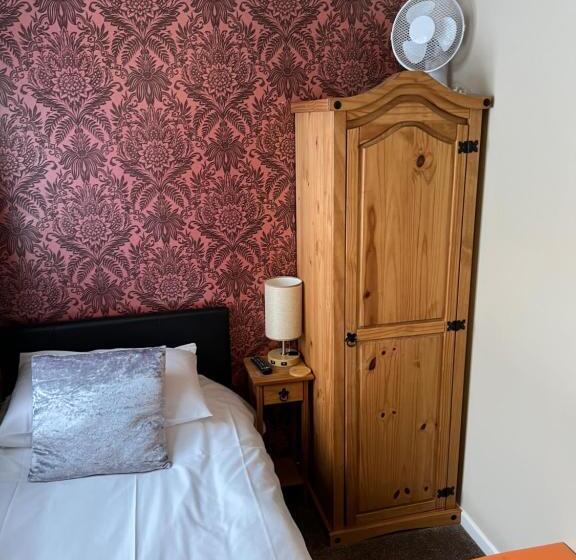 هتل Willows Guest House