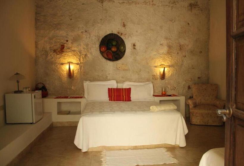 هتل Casa Del Tejadillo