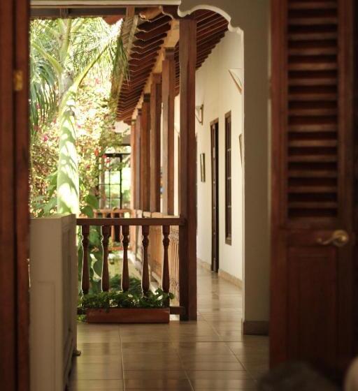 هتل Casa Del Tejadillo