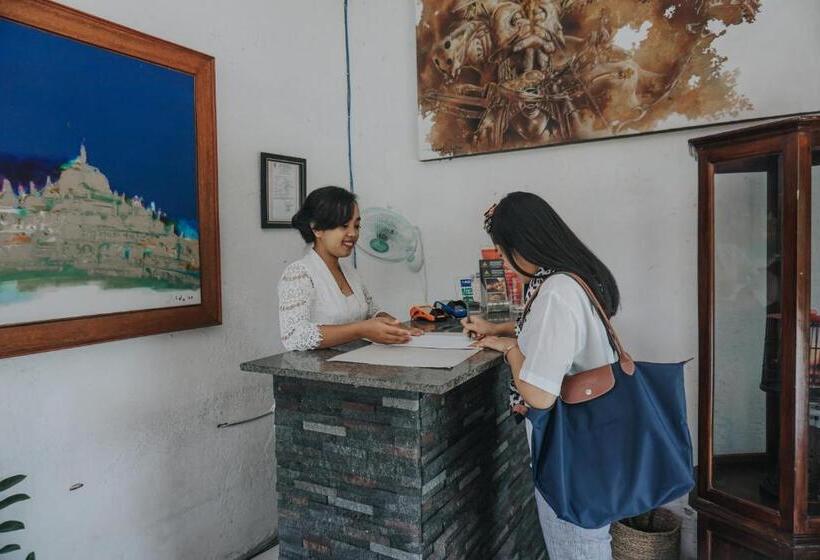 هتل Cempaka Borobudur Guest House