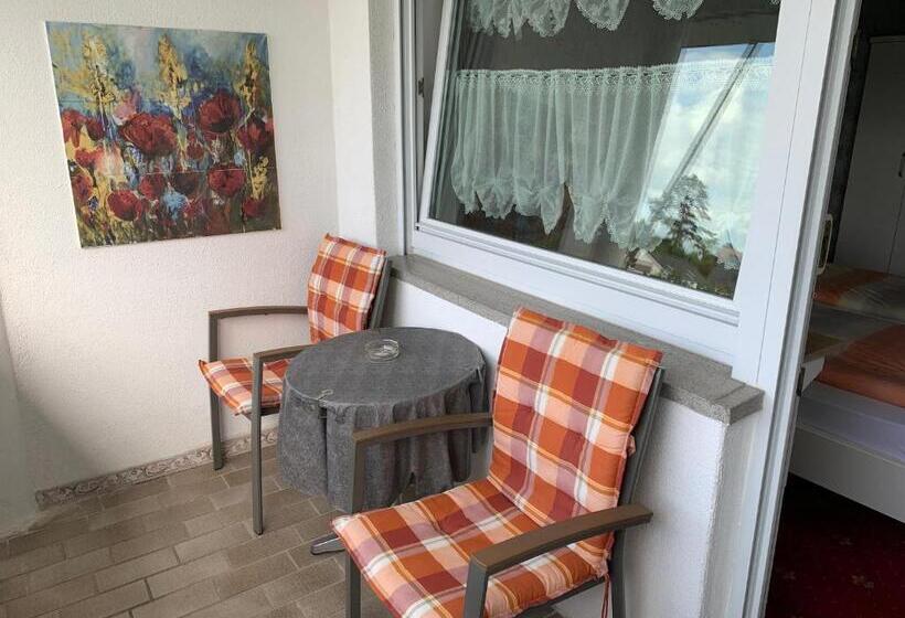هتل Gästehaus Am Lindenweg