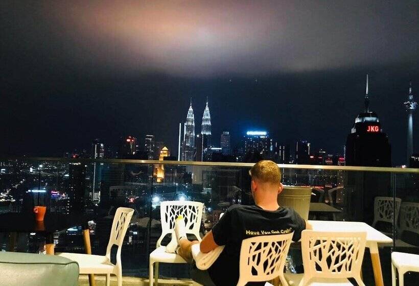 هتل Kl Skyline Hostel & Rooftop Infinity Sky Pool