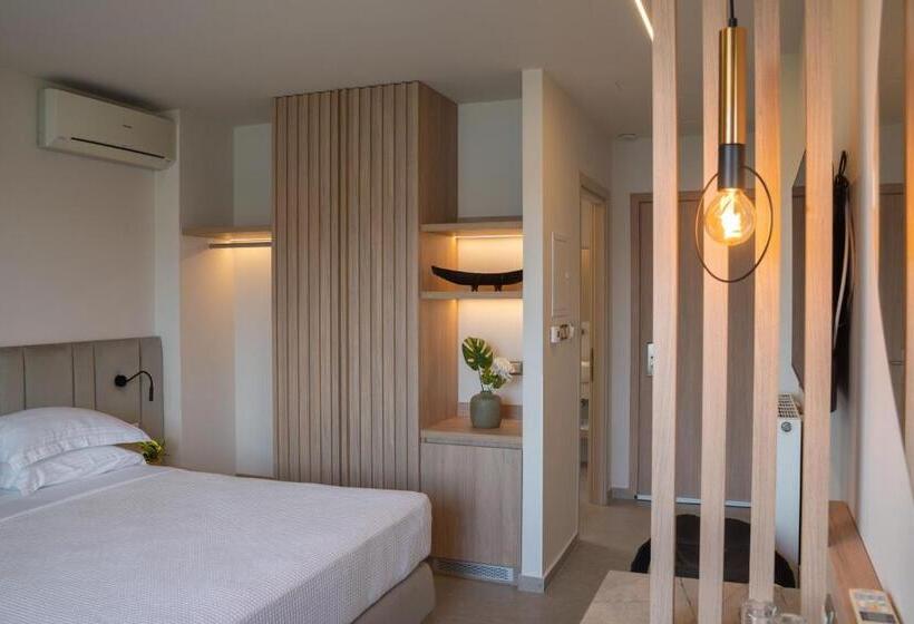 هتل Paralimnio Suites