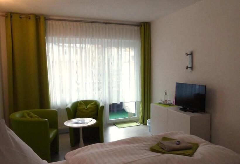 هتل Pension Gasthof Zum Lamm