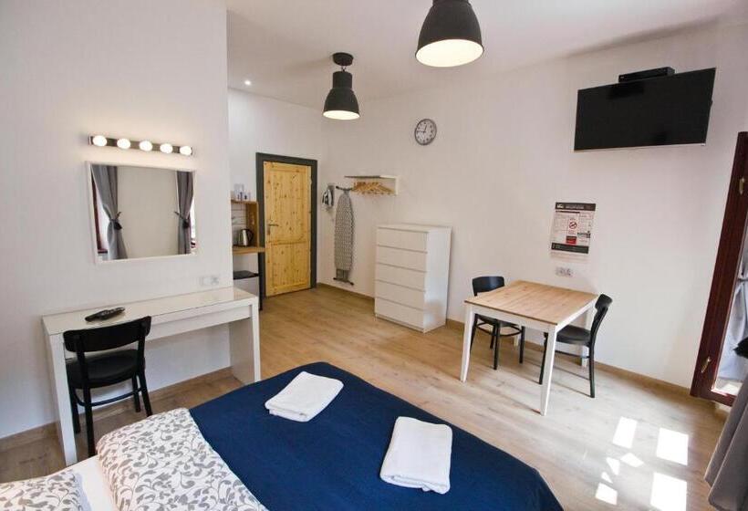 Fotos del hotel Pokoje Go?cinne ?w. Anny:  3