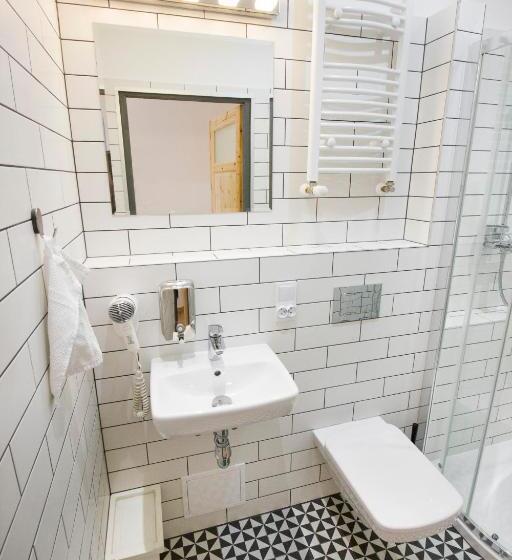 Fotos del hotel Pokoje Go?cinne ?w. Anny:  11