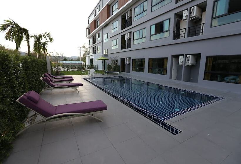 هتل S4 Nai Yang Beach   Near Phuket Airport