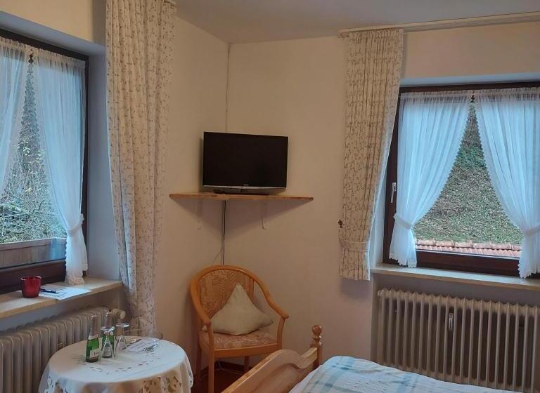 هتل Landhaus Weiß