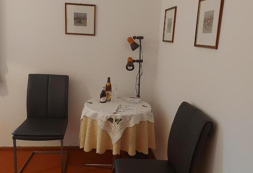 هتل Landhaus Weiß