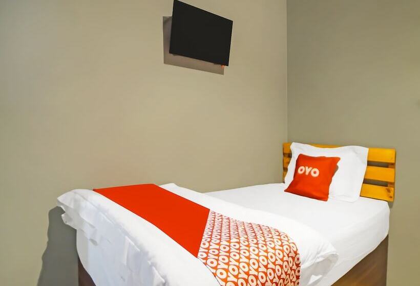 هتل Oyo 990 Stadion Residence