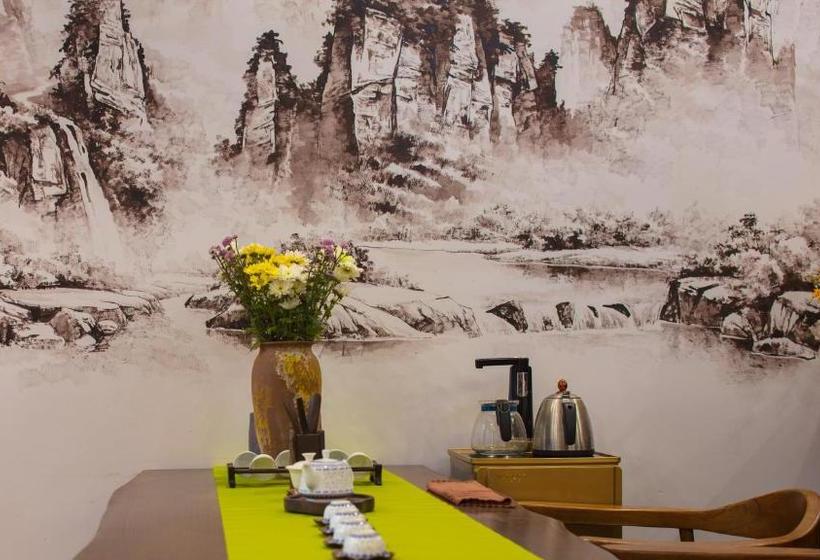 بنسيون Floral  · Spring Guesthouse Zhangjiajie