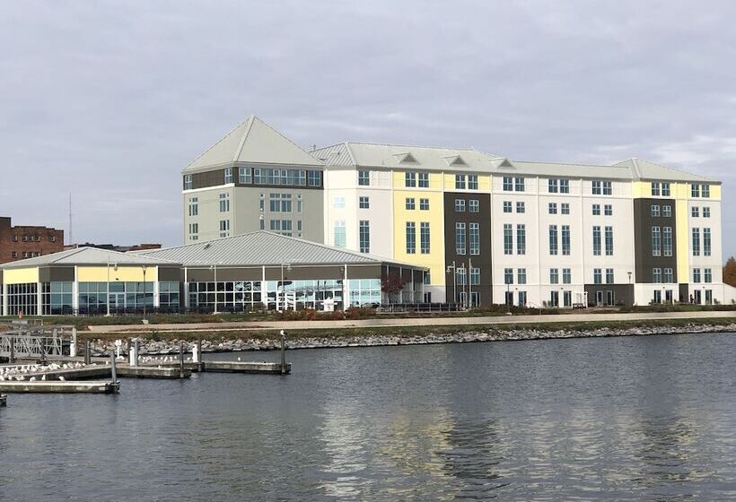 41 Lakefront Hotel, Trademark Collection By Wyndham