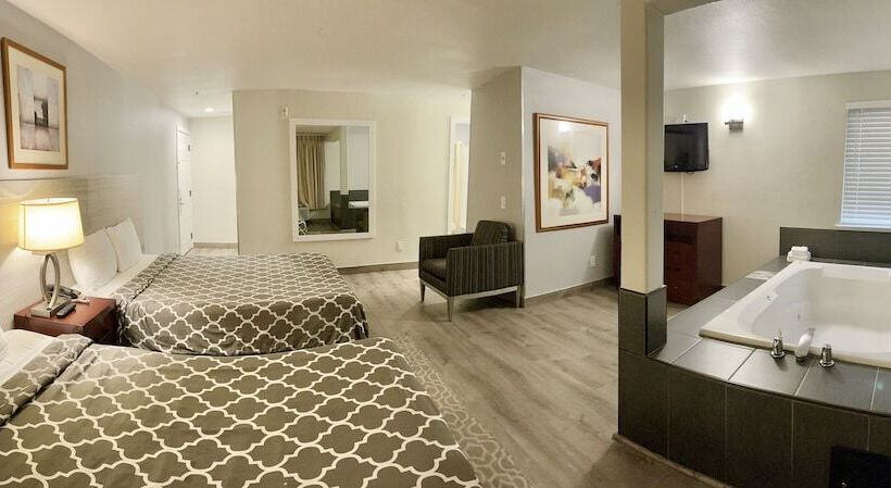 Отель Americas Inn And Suite