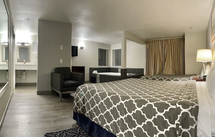 בית מלון כפרי Americas Inn And Suite