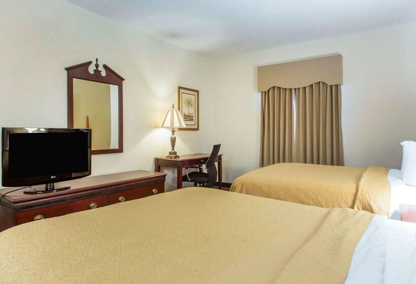 فندق Comfort Inn & Suites Patriots Point