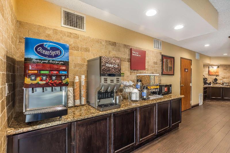 هتل Comfort Suites North Dallas