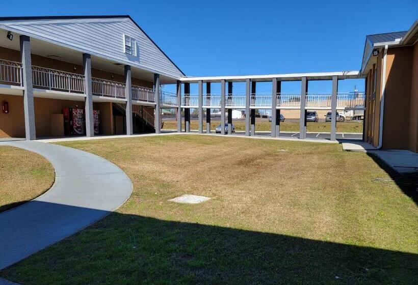 هتل Days Inn By Wyndham Dothan