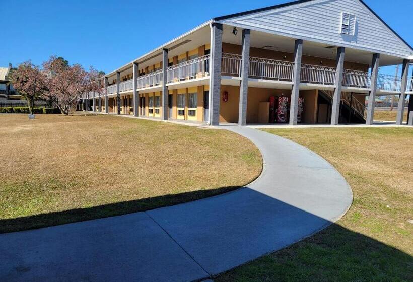 هتل Days Inn By Wyndham Dothan