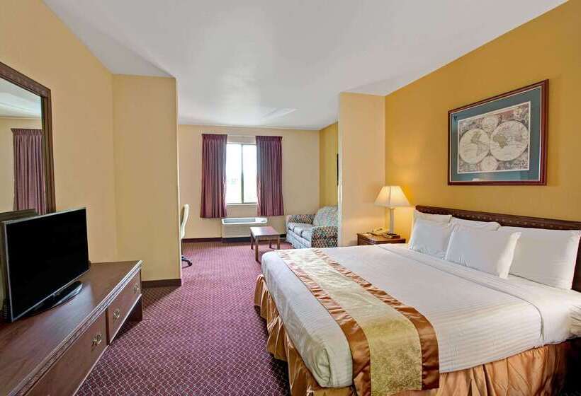 Отель Days Inn & Suites By Wyndham Hickory