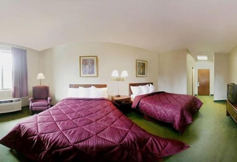 هتل Days Inn & Suites By Wyndham Hickory