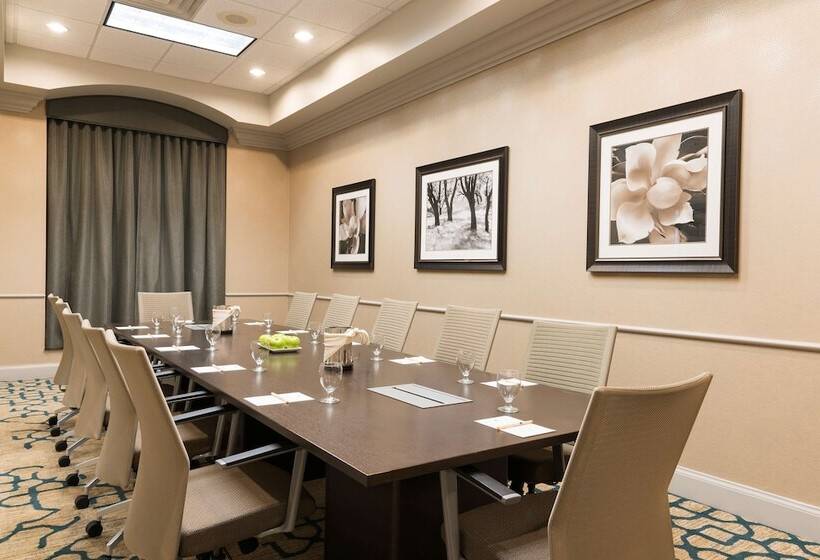 Отель Doubletree By Hilton Pleasant Prairie Kenosha