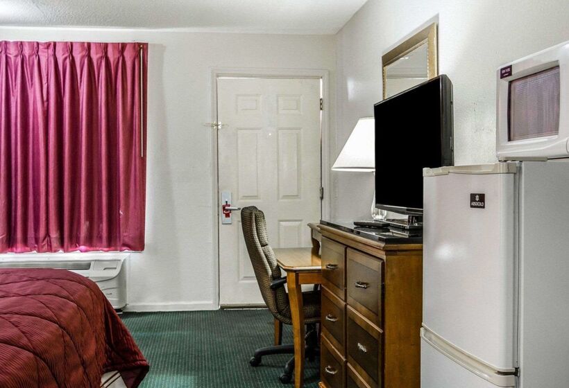 هتل Econo Lodge Inn & Suites Enterprise