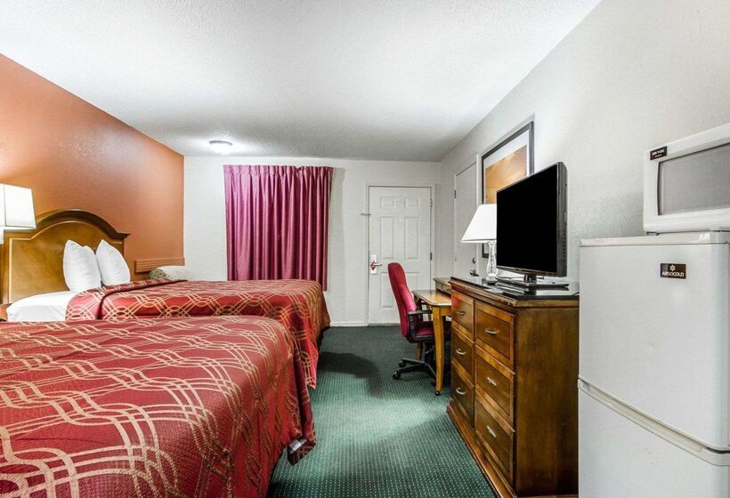 هتل Econo Lodge Inn & Suites Enterprise