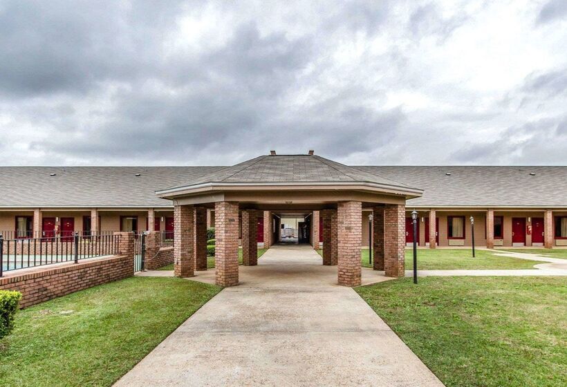 هتل Econo Lodge Inn & Suites Enterprise
