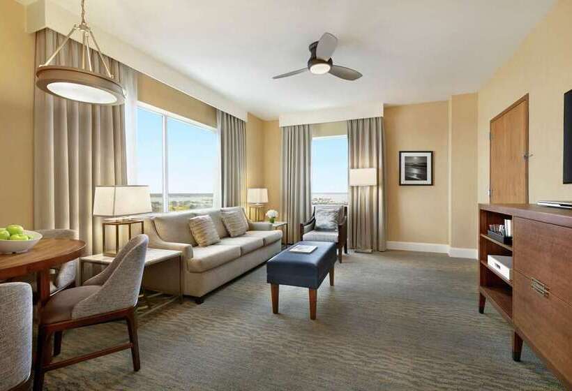 هتل Hilton Ocean City Oceanfront Suites