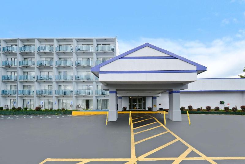 هتل Howard Johnson By Wyndham Benton Harbor/st. Joseph