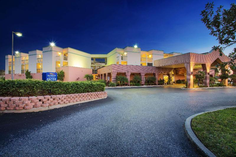 هتل Oasis Bay Suites, Tampa, Busch Gardens, Usf