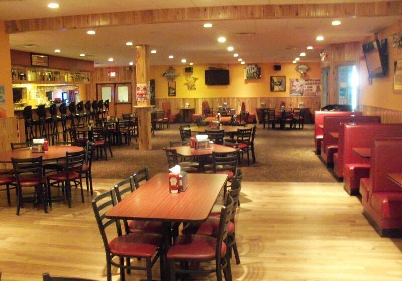 בית מלון כפרי Norwood Inn And Suites Worthington