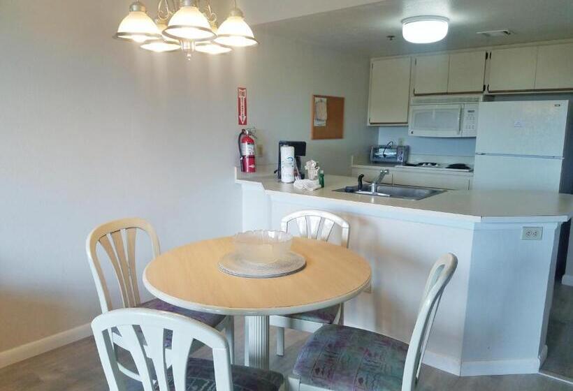 Fotos del hotel Parc Corniche Condominium Suites:  23