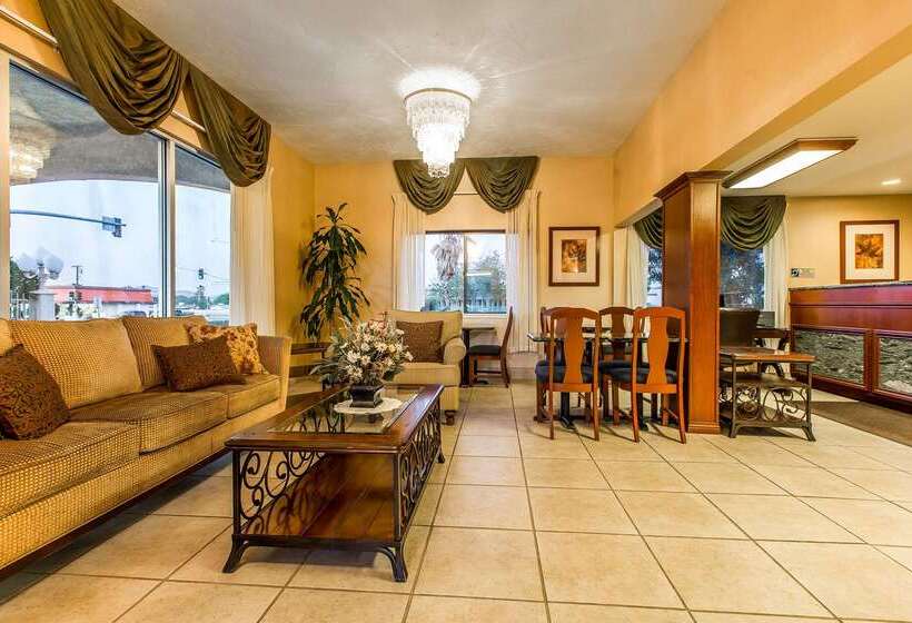 호텔 Quality Inn Near China Lake Naval Station