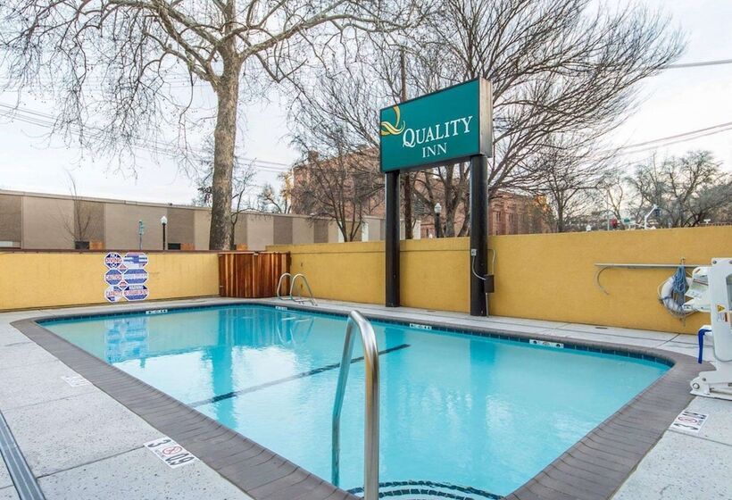 فندق Quality Inn Sacramento Convention Center