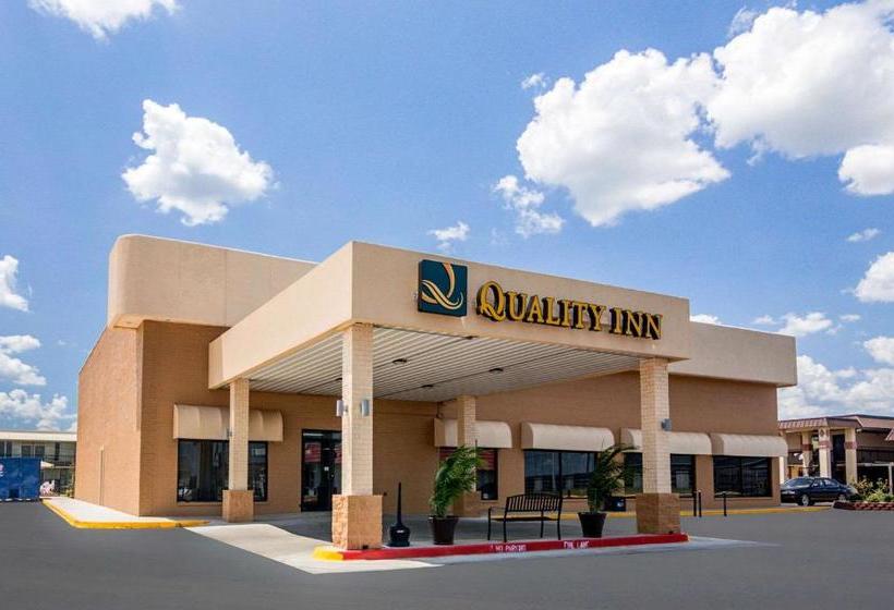 ホテル Quality Inn Shawnee I40
