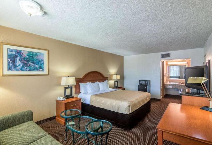 ホテル Quality Inn Shawnee I40