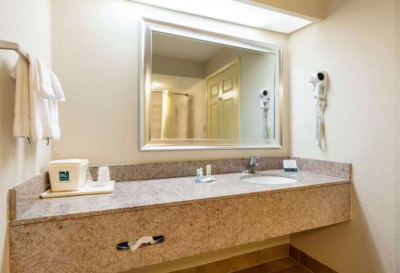 هتل Quality Inn Southaven  Memphis South