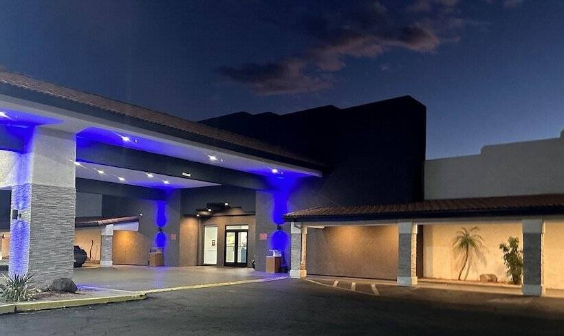هتل Quality Inn & Suites Lake Havasu City