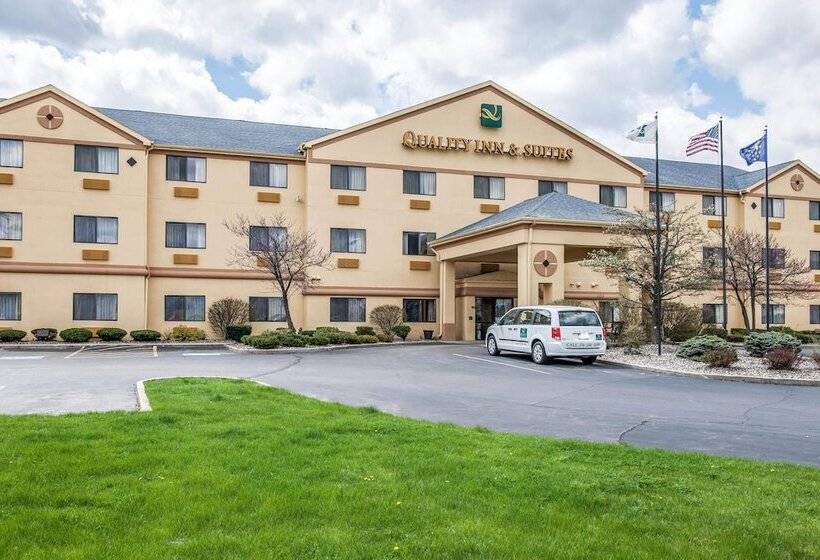 בית מלון כפרי Quality Inn & Suites South Bend Airport
