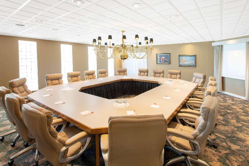 Ramada Hotel & Conference Center By Wyndham Lewiston