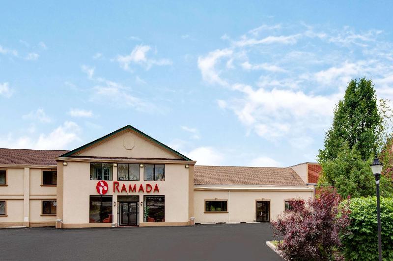 Отель Ramada By Wyndham Flemington
