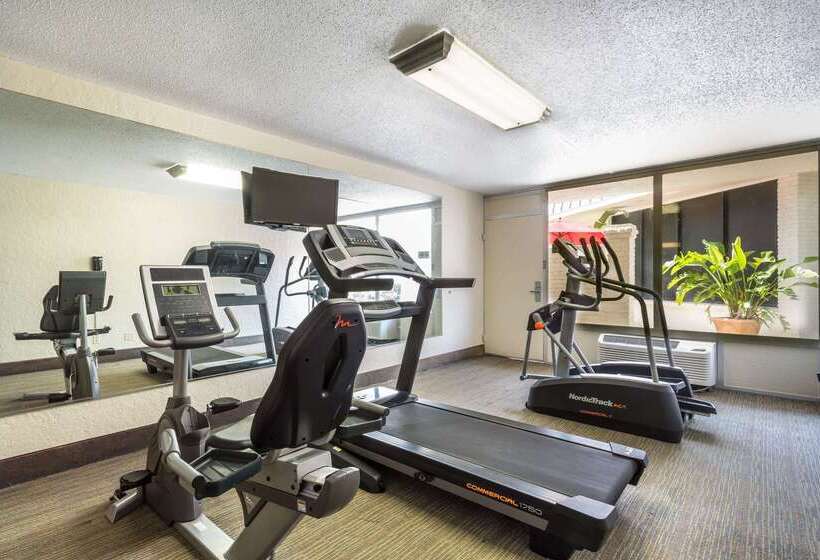 هتل Ramada By Wyndham Houma