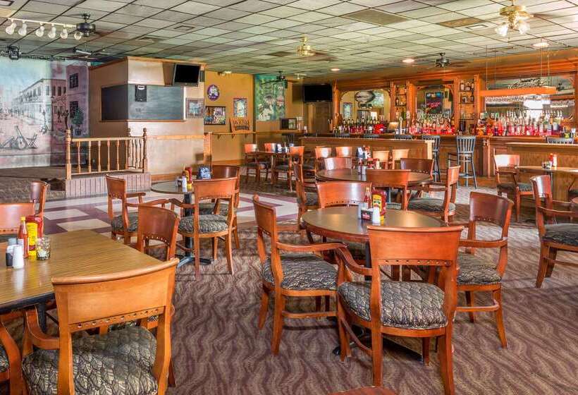 هتل Ramada By Wyndham Houma