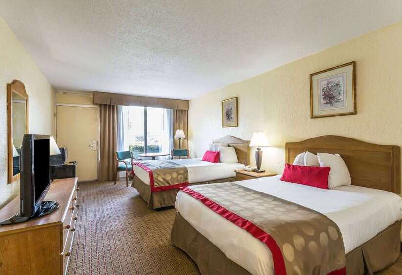 هتل Ramada By Wyndham Houma