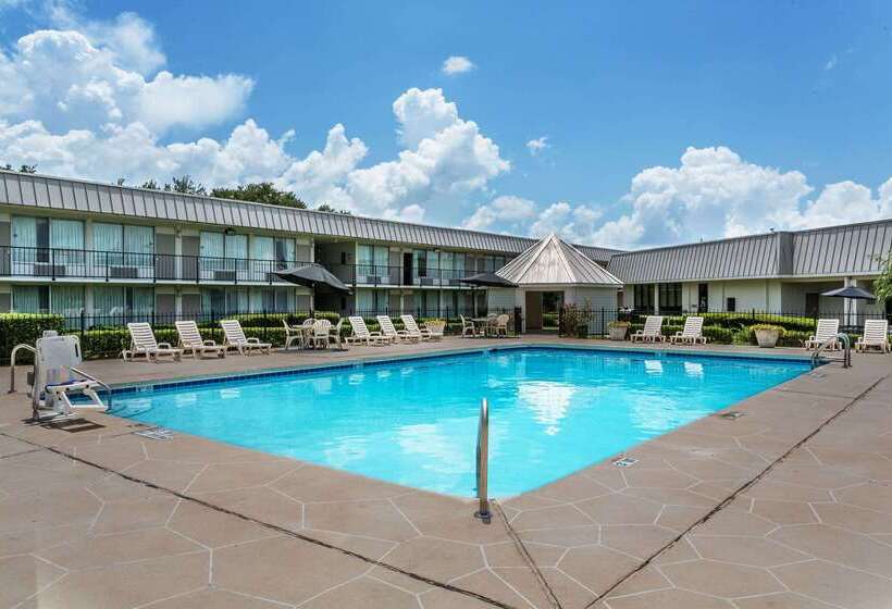 هتل Ramada By Wyndham Houma